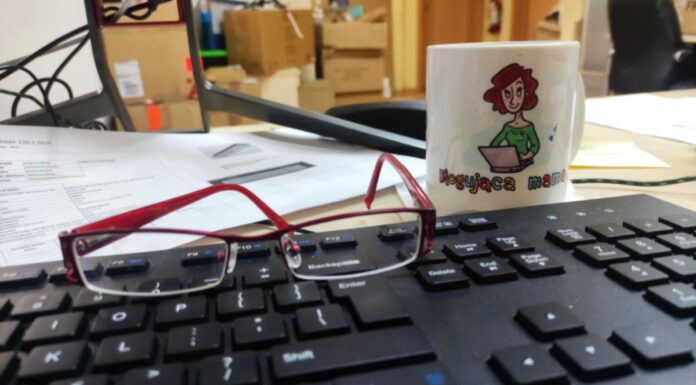 Pisarka wśród inżynierów – dzień pierwszy: Śrubki, Corel i poker face