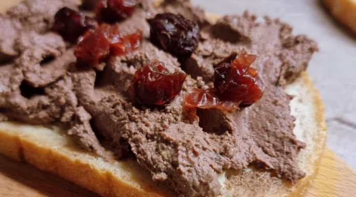 Pasztet z wątróbki z żurawiną przepis domowy który zawsze się udaje